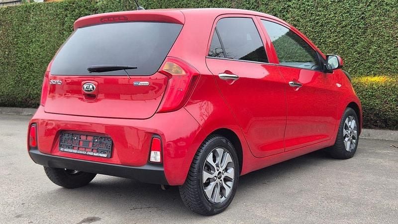 Gebraucht Kia Picanto Start 67 PS (49 kW) 2016 Rot Kleinwagen