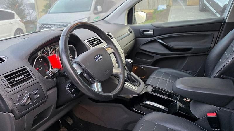 Gebraucht Ford Kuga Titanium 163 PS (119 kW) 2012 Weiß SUV