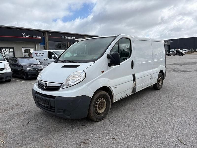 Second-hand Opel Vivaro 2012 Alb Monovolum