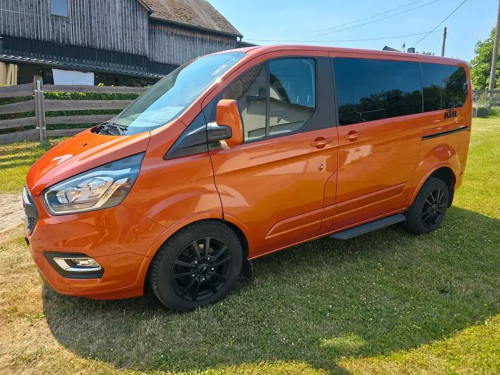 Gebraucht Ford Tourneo 185 PS (136 kW) 2021 Orange Van / Kleinbus