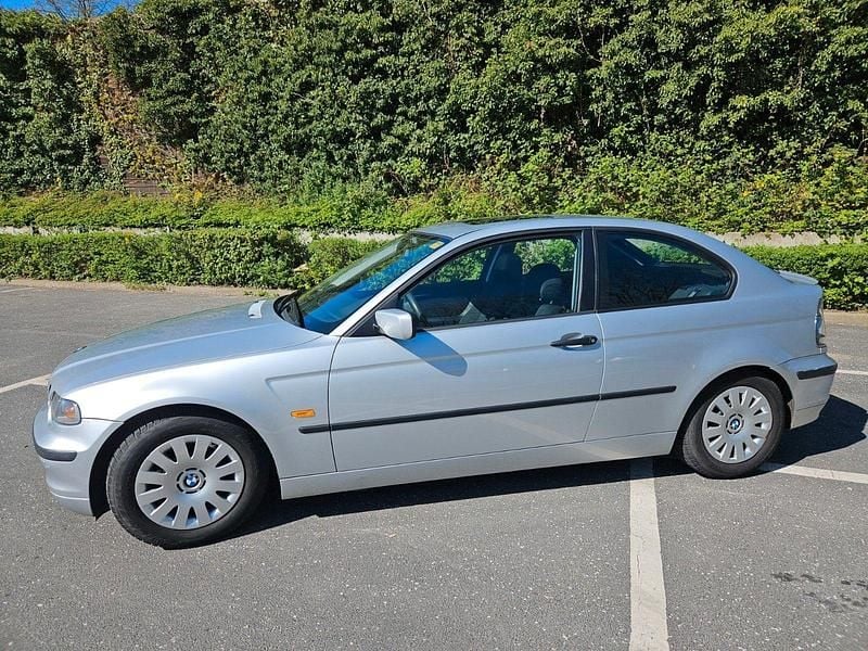 Second-hand BMW 318 143 CP (105 kW) 2002 Argintiu Coupe
