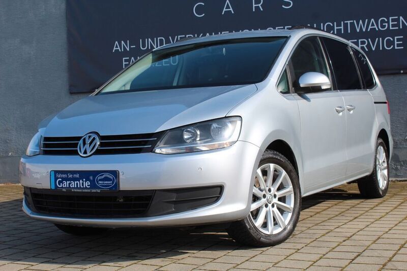 Silber Gebraucht 2014 VW Sharan Comfortline Van / Kleinbus | 12.890 € (Fairer Preis) - Bild 1/4