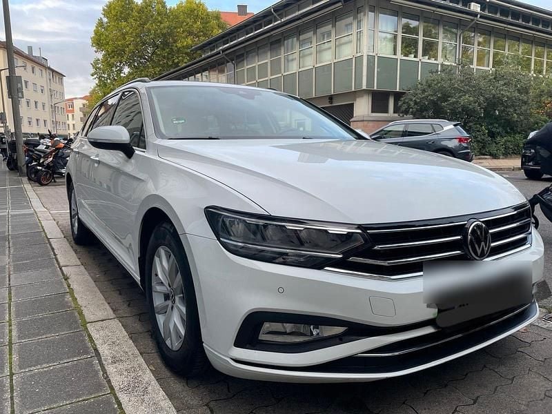 Weiß Gebraucht 2020 VW Passat Comfortline Kombi | 18.099 € (Fairer Preis) - Bild 1/4