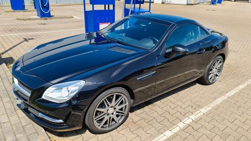 Schwarz Gebraucht 2012 Mercedes SLK200 Cabrio | 15.950 € (Guter Preis) - Bild 1/4