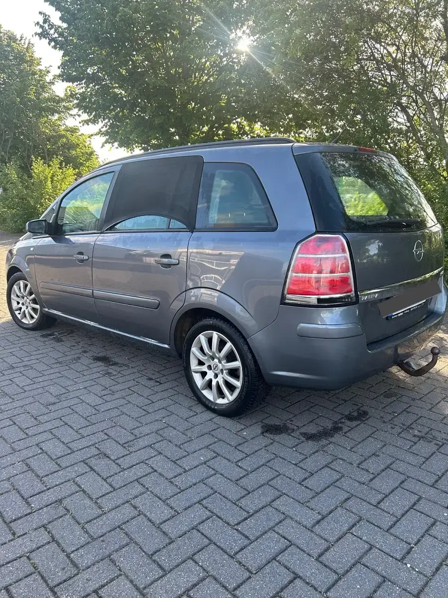 Gebraucht Opel Zafira 2007 Grau Van / Kleinbus