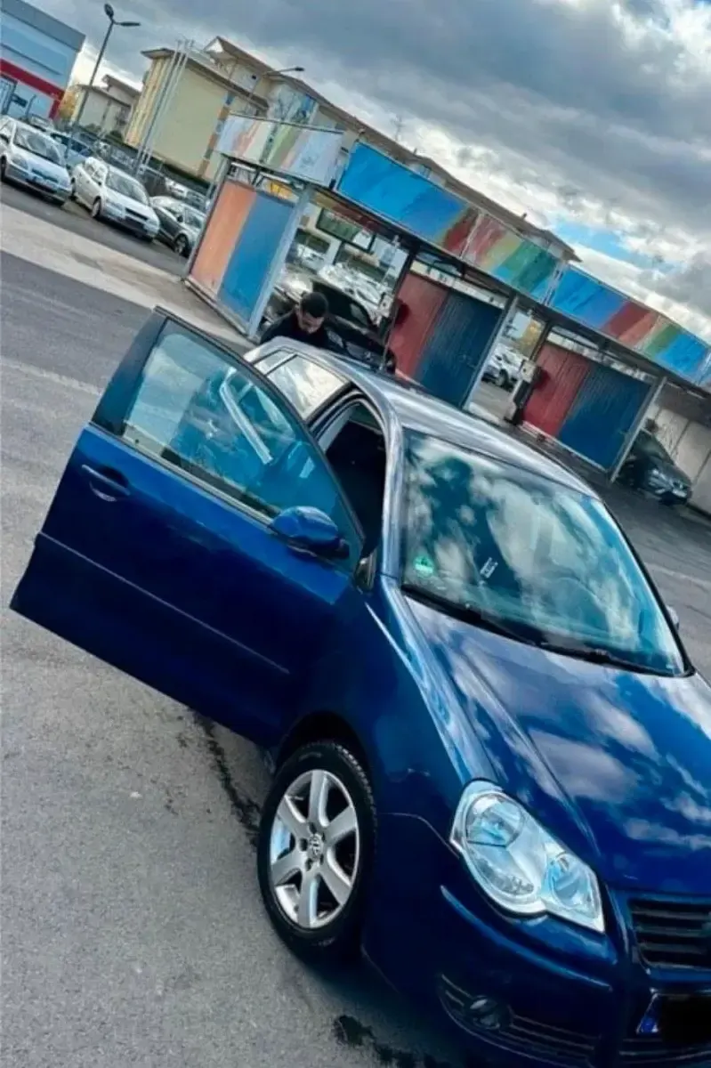 Gebraucht VW Polo 75 PS (55 kW) 2005 Blau Kleinwagen