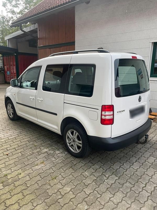 Gebraucht VW Caddy Family 86 PS (63 kW) 2012 Silber Van / Kleinbus