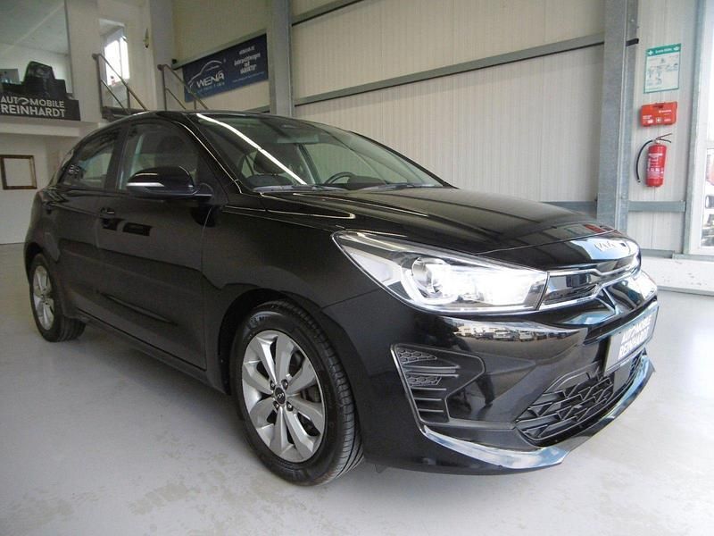 Gebraucht Kia Rio 101 PS (74 kW) 2022 Schwarz Kleinwagen