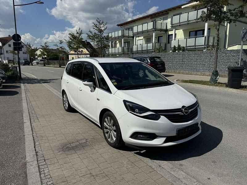 Schneeweiss/summitwhite/arctic Gebraucht 2017 Opel Zafira Tourer Business Innovation Van / Kleinbus | 4.750 € - Bild 1/4