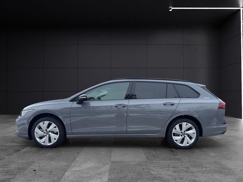 Gebraucht VW Golf VIII 150 PS (110 kW) 2025 Mondsteingrau Kombi