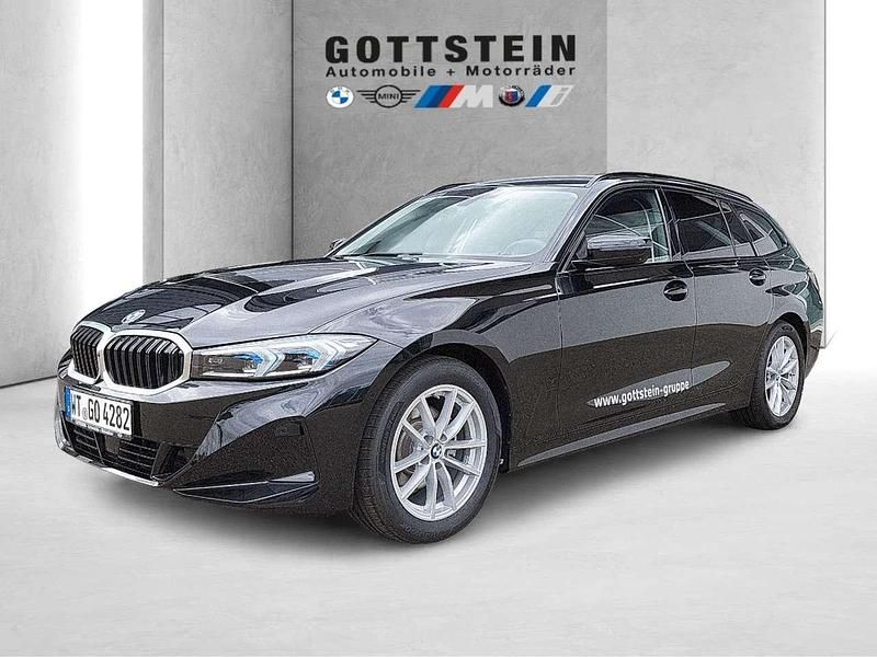 Black sapphire Neu 2025 BMW 320 Sport Line Kombi | 57.990 € - Bild 1/3