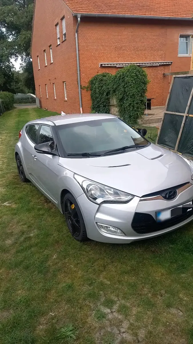 Gebraucht Hyundai Veloster 140 PS (102 kW) 2012 Silber Kleinwagen