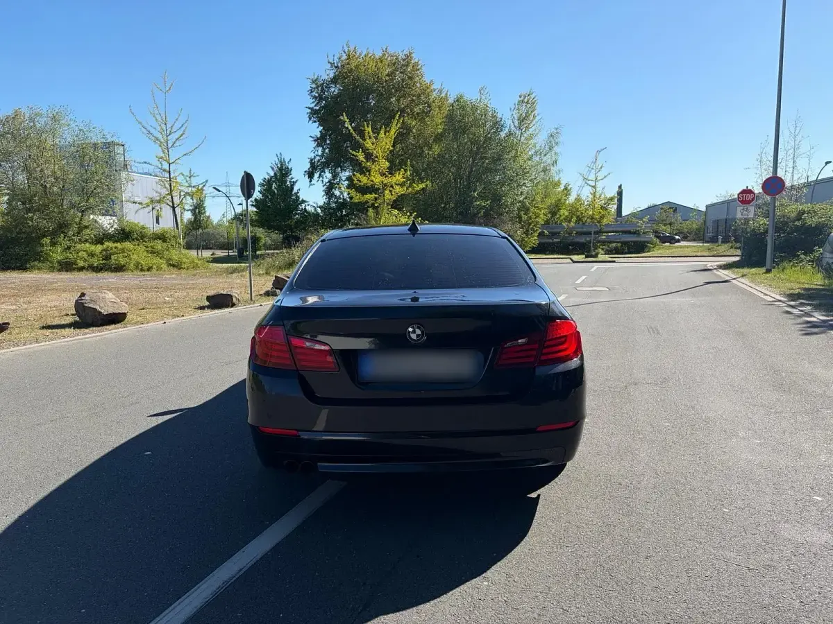 Gebraucht BMW 523 204 PS (150 kW) 2010 Schwarz Limousine
