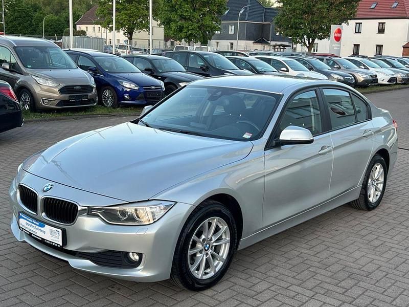 Gebraucht BMW 318 Comfort Edition 143 PS (105 kW) 2012 Silber Limousine