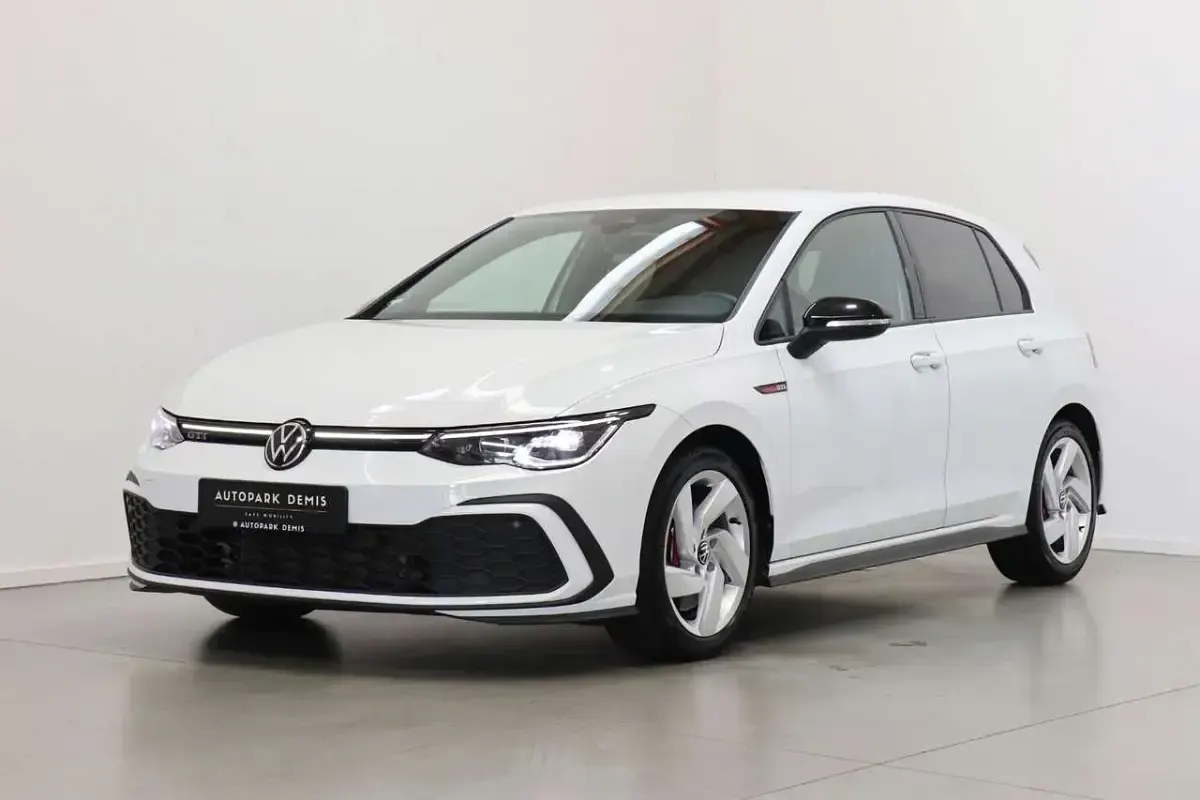 Gebraucht VW Golf VIII GTI 245 PS (180 kW) 2022 Weiß Limousine