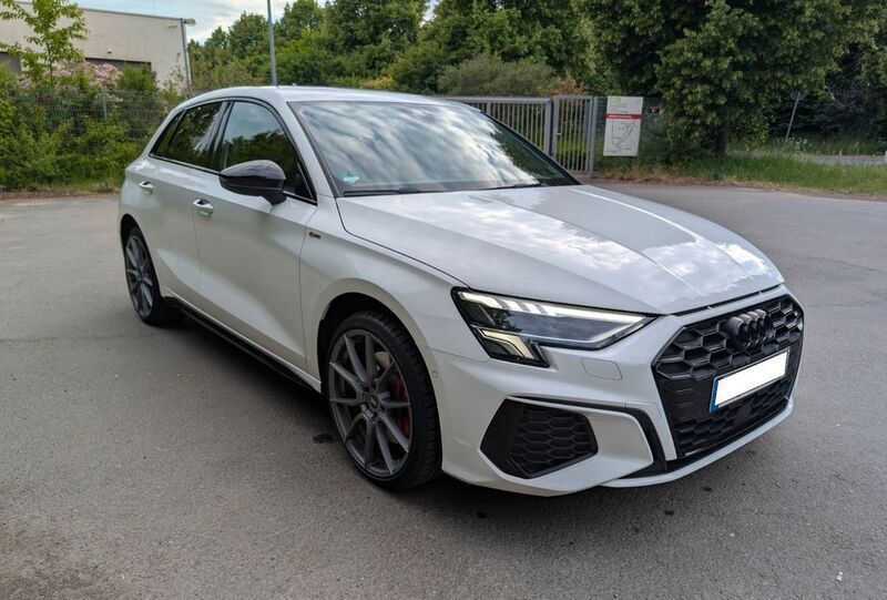 Weiß Gebraucht 2022 Audi A3 e-tron S-Line Kleinwagen | 29.900 € (Fairer Preis) - Bild 1/4