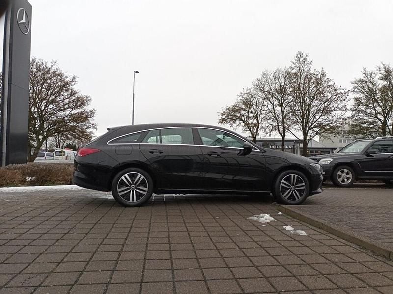 Gebraucht Mercedes CLA250e Shooting Brake 218 PS (160 kW) 2022 Schwarz Kombi