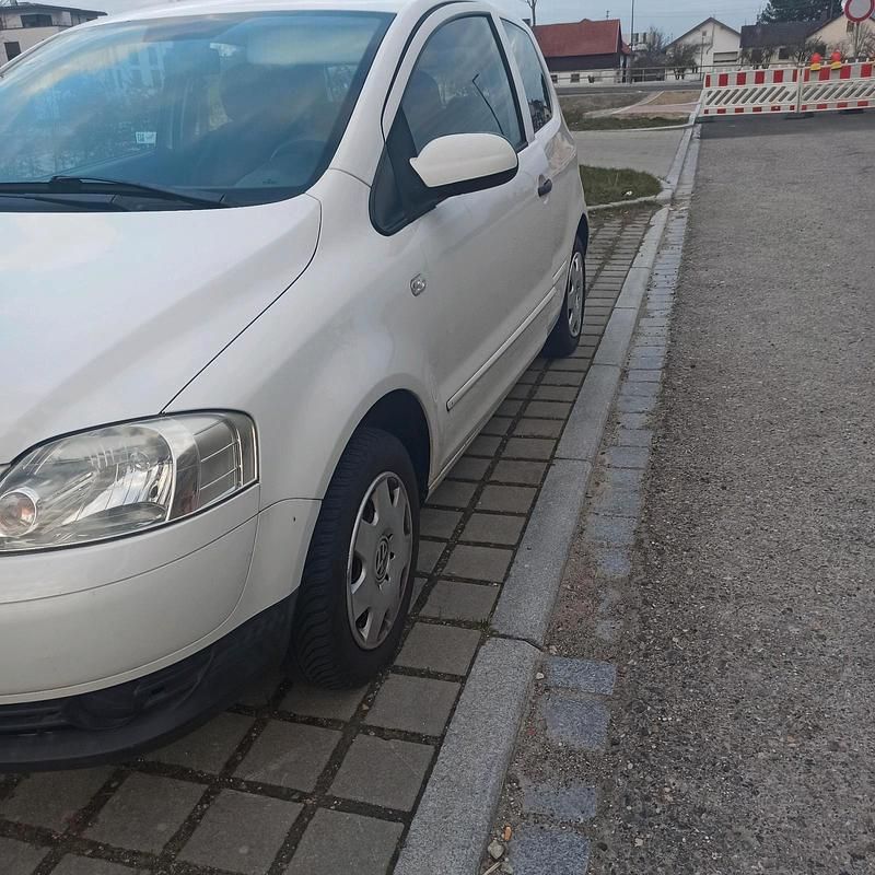 Second-hand VW Fox 70 CP (51 kW) 2011 Alb Hatchback