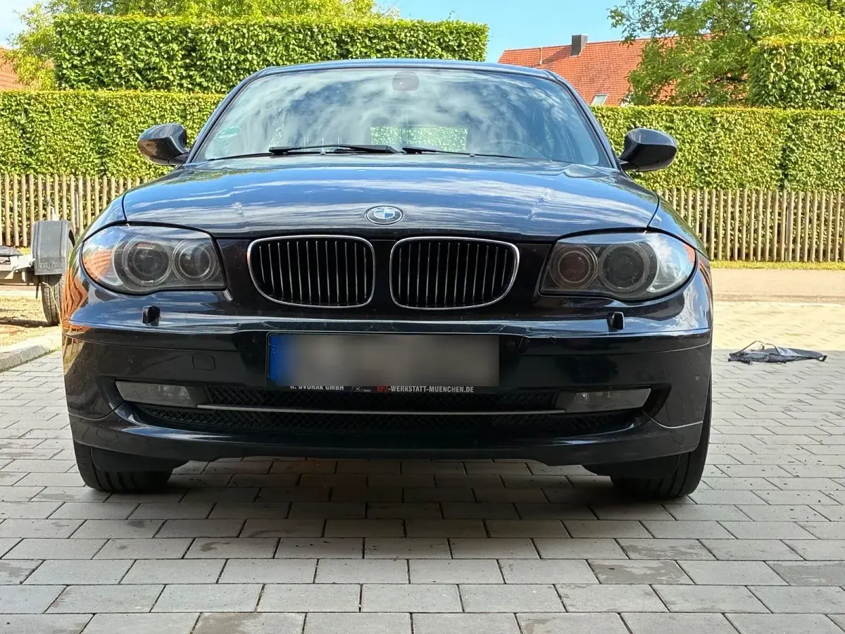 Gebraucht BMW 118 Lifestyle 143 PS (105 kW) 2010 Schwarz Kleinwagen