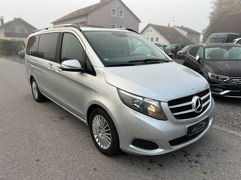 Silber Gebraucht 2015 Mercedes V220 Sport Van / Kleinbus | 24.990 € (Fairer Preis) - Bild 1/4
