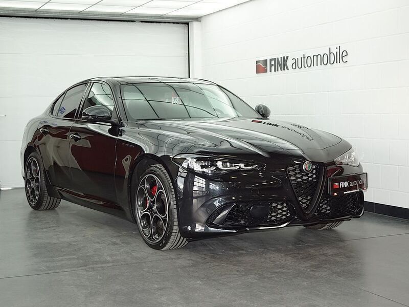 Schwarz Gebraucht 2023 Alfa Romeo Giulia Competizione Limousine | 40.890 € (Etwas zu teuer) - Bild 1/2
