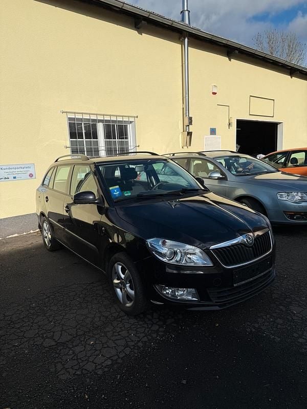 Gebraucht 2012 Skoda Fabia Kleinwagen | 3.200 € (Etwas zu teuer) - Bild 1/4