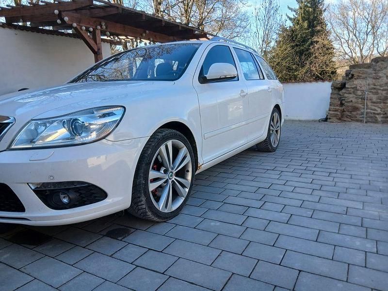 Gebraucht Skoda Octavia RS 170 PS (125 kW) 2012 Weiß Kombi