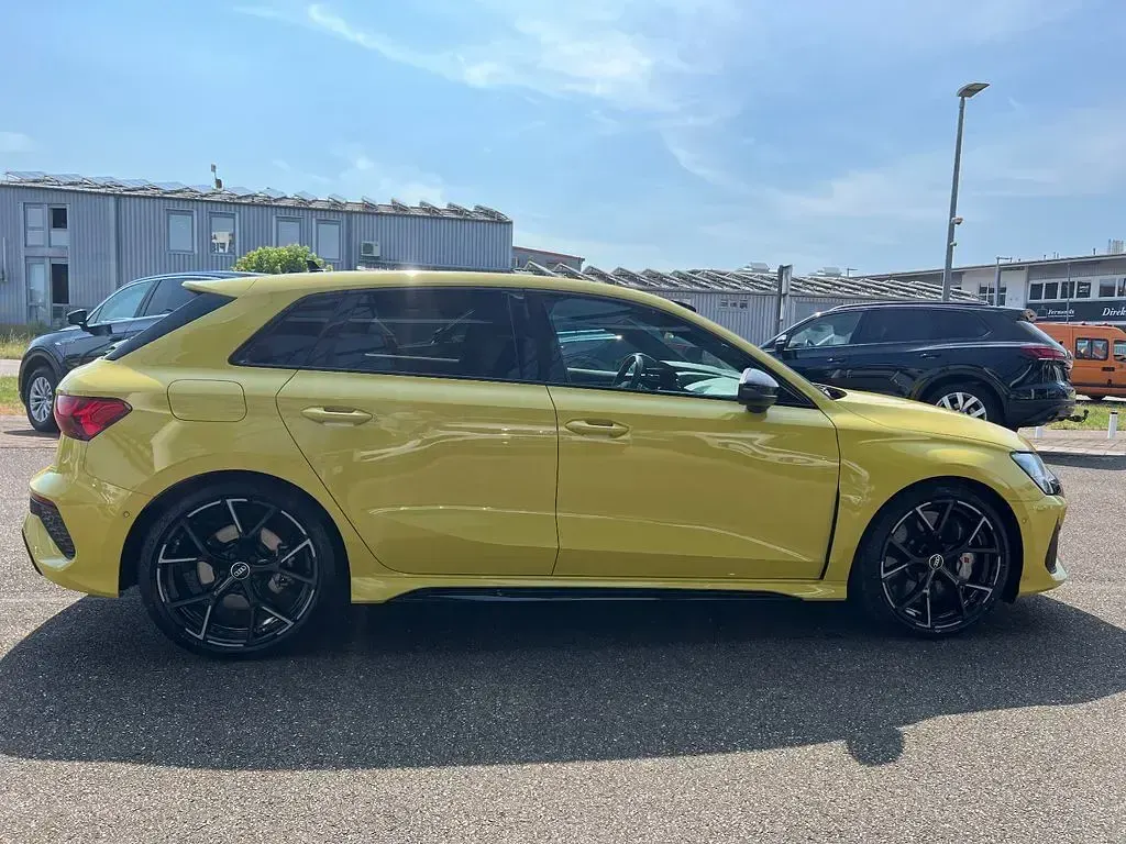 Gebraucht Audi RS3 Sportback Sport 400 PS (294 kW) 2023 Gelb Kleinwagen