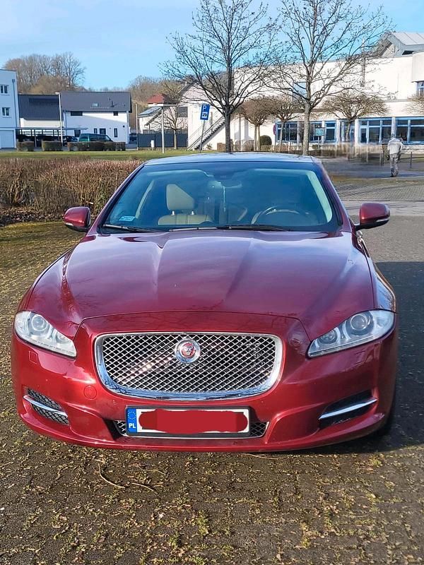 Rot Gebraucht 2014 Jaguar XJ Limousine | 15.000 € - Bild 1/4