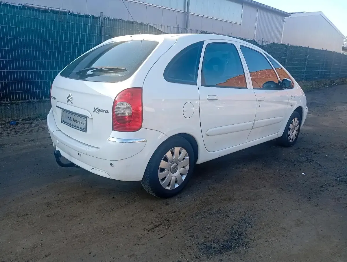 Gebraucht Citroën Xsara Picasso 110 PS (80 kW) 2009 Weiß Van / Kleinbus