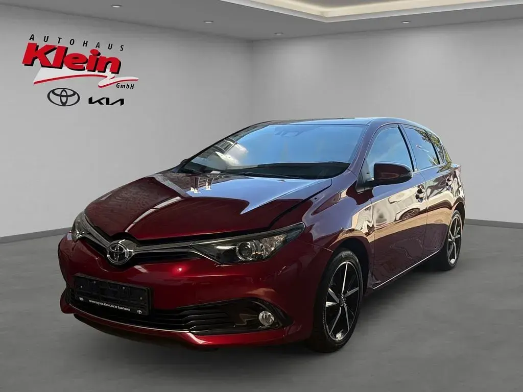 Gebraucht Toyota Auris Basis 116 PS (85 kW) 2017 Tokiorot perleffekt Limousine