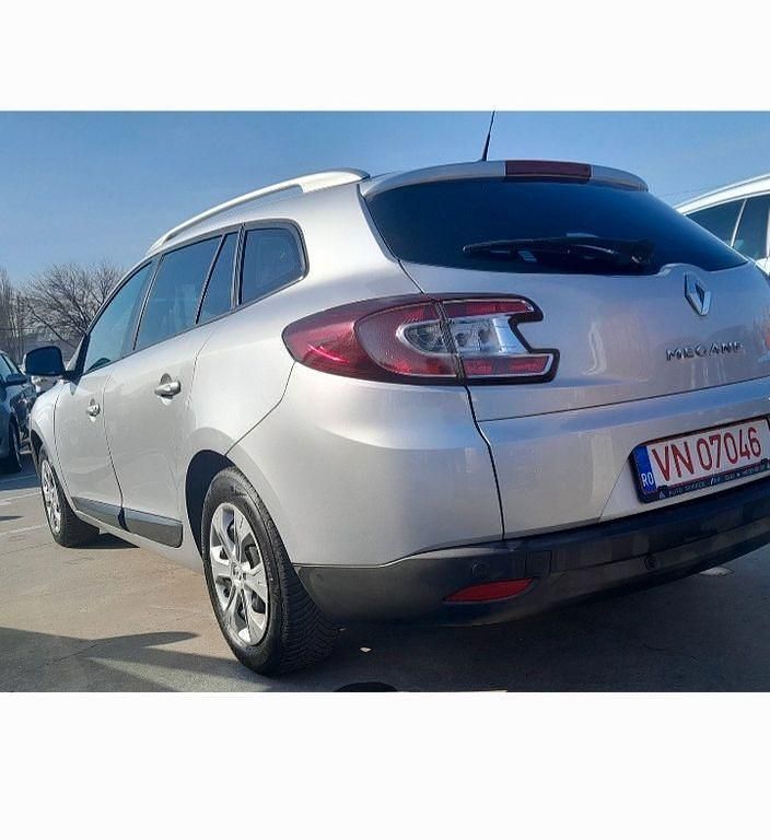 Gebraucht Renault Mégane III Expression 110 PS (80 kW) 2012 Silber Limousine