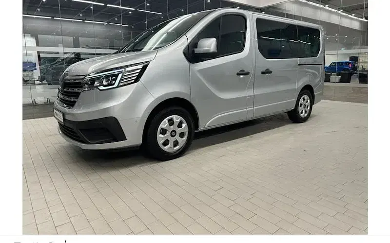 Usado Renault Trafic Evolution 150 HP (110 kW) 2024 Prateado Monovolume