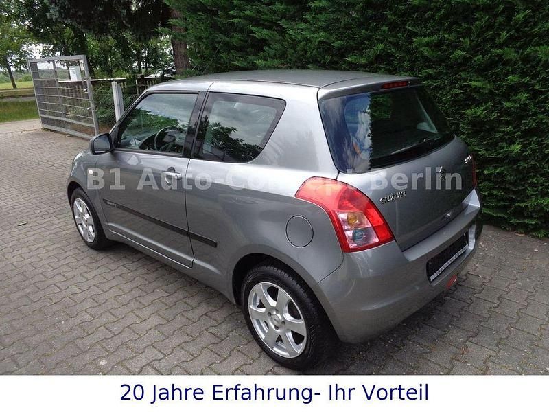 Gebraucht Suzuki Swift Comfort 92 PS (67 kW) 2009 Grau Limousine