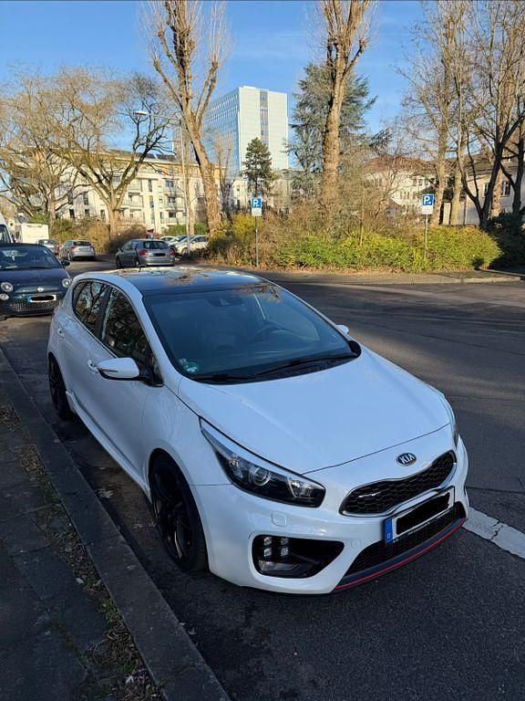 Gebraucht Kia Ceed GT-Track 204 PS (150 kW) 2014 Weiß Kleinwagen