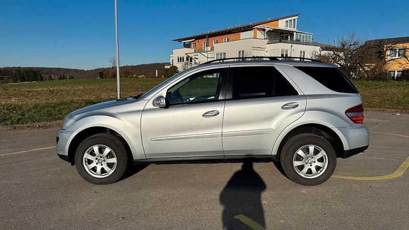 Gebraucht Mercedes ML280 224 PS (164 kW) 2008 Silber SUV