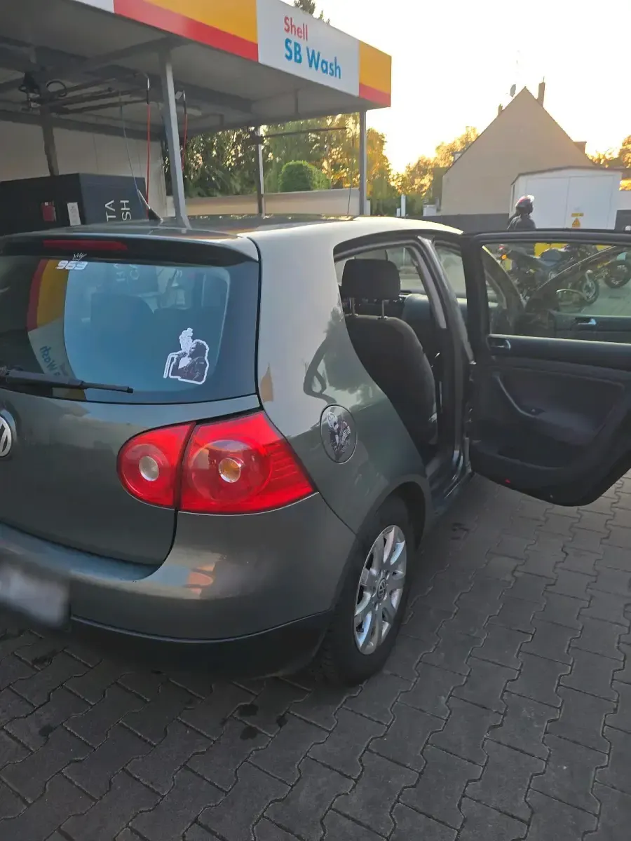 Gebraucht VW Golf IV 75 PS (55 kW) 2005 Silber Kleinwagen