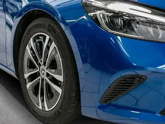 Gebraucht Mercedes B220 Advanced Plus 190 PS (139 kW) 2024 Blau Van / Kleinbus