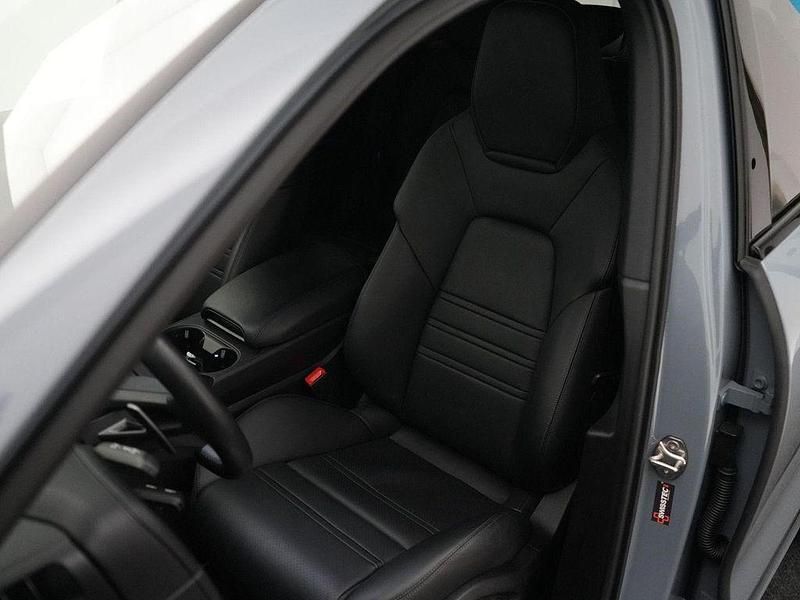 Gebraucht Porsche Cayenne 470 PS (345 kW) 2024 Grau SUV