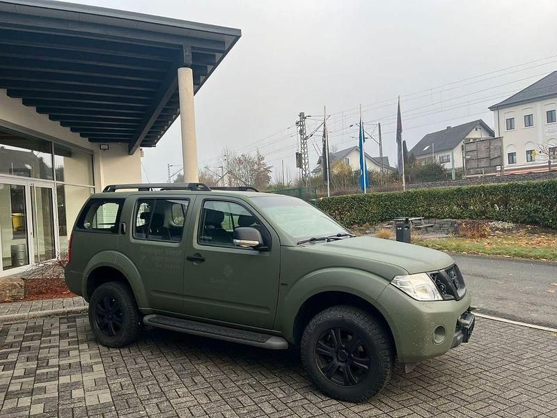 Schwarz Gebraucht 2014 Nissan Pathfinder XE SUV | 15.900 € (Superpreis) - Bild 1/4