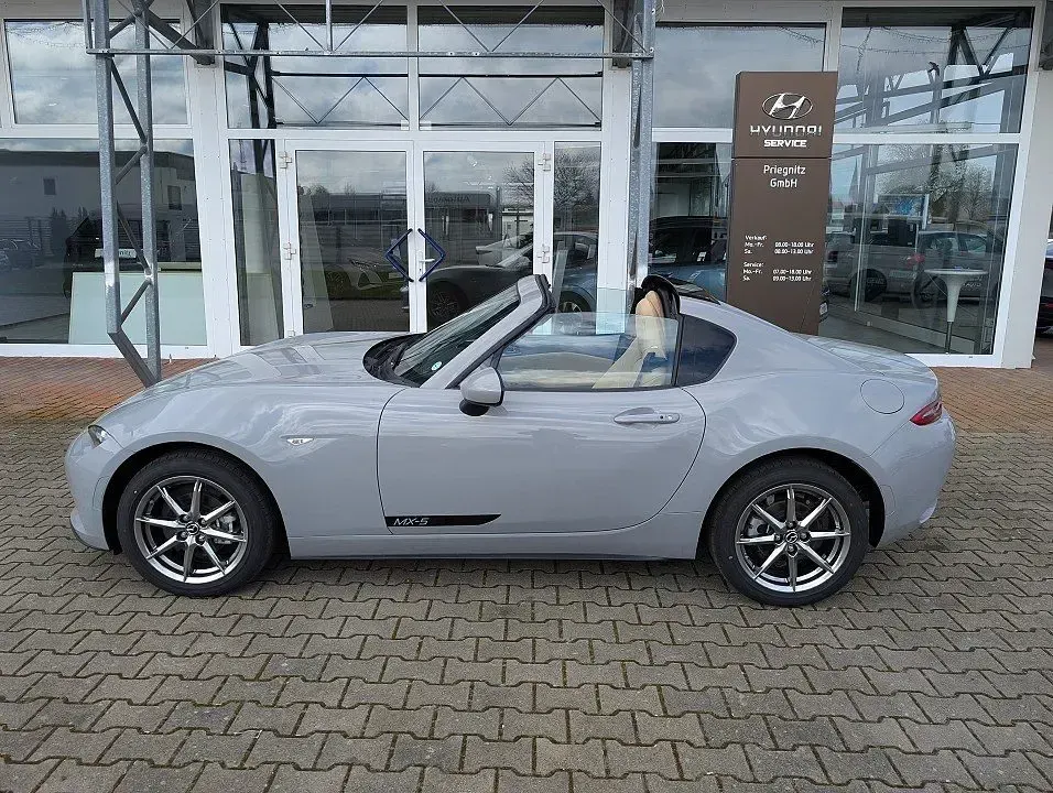 Neu Mazda MX5 Kazari 132 PS (97 kW) 2025 Beige Cabrio