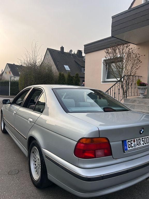 Gebraucht BMW 520 150 PS (110 kW) 1997 Silber Limousine