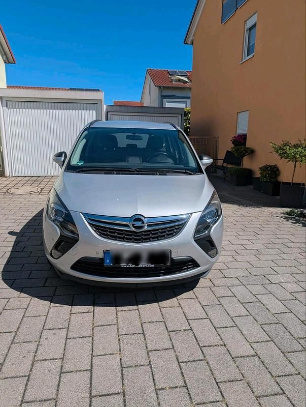 Silber Gebraucht 2016 Opel Zafira Tourer Van / Kleinbus | 9.900 € (Fairer Preis) - Bild 1/4