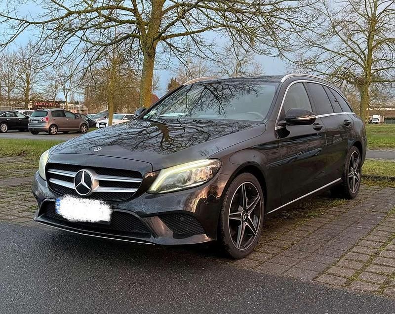 Gebraucht Mercedes C220 Avantgarde 194 PS (142 kW) 2018 Schwarz Kombi