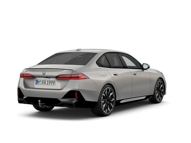 Neu BMW 540 303 PS (222 kW) 2026 Grau Limousine