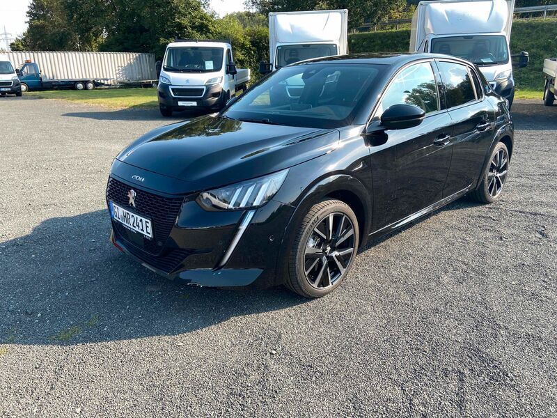 Schwarz Gebraucht 2023 Peugeot e-208 GT Kleinwagen | 29.850 € - Bild 1/4