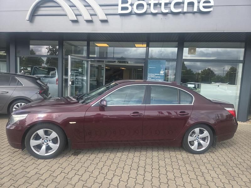 Gebraucht BMW 525 218 PS (160 kW) 2006 Rot Limousine