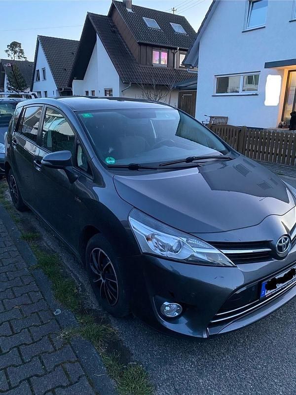 Gebraucht Toyota Verso Skyview Edition 147 PS (108 kW) 2014 Grau Van / Kleinbus