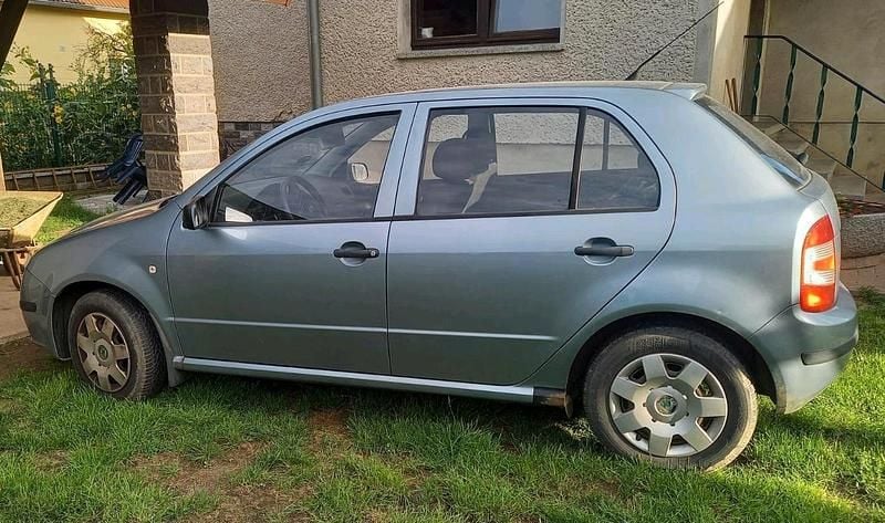 Silber Gebraucht 2005 Skoda Fabia Limousine | 500 € - Bild 1/1