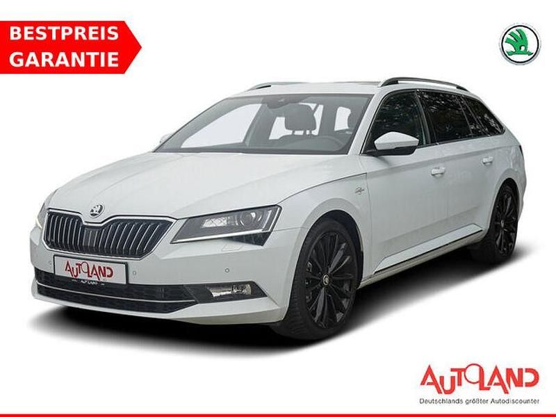 Weiß Gebraucht 2017 Skoda Superb LAURIN & KLEMENT Kombi | 26.990 € (Teuer) - Bild 1/4